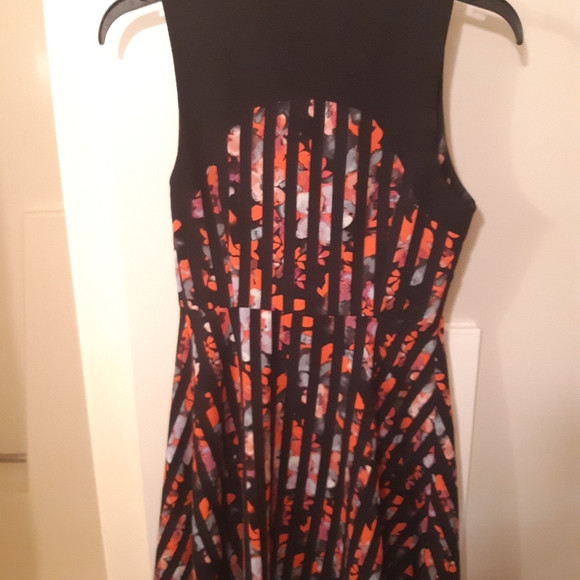 Dress - Picture 4 of 5